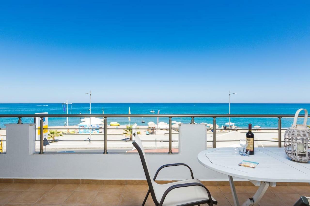 העיירה רתימנו Beachfront Apartment מראה חיצוני תמונה